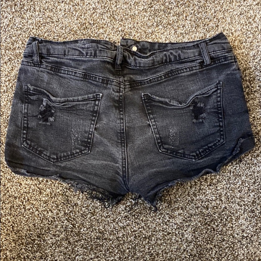 Shorts - Picture 2 of 2